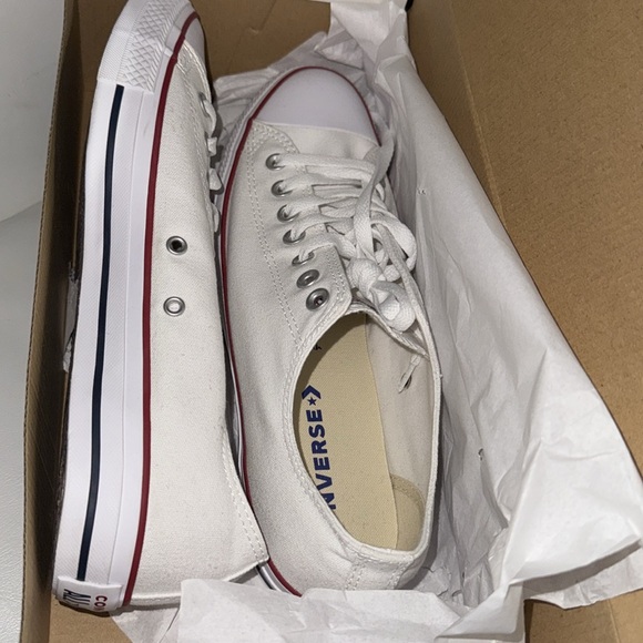 NIB Converse White Chuck Taylor All Star Canvas Low top sneaker size 10 - Picture 6 of 8